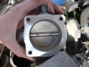 cistenie skrtiacej klapky 8